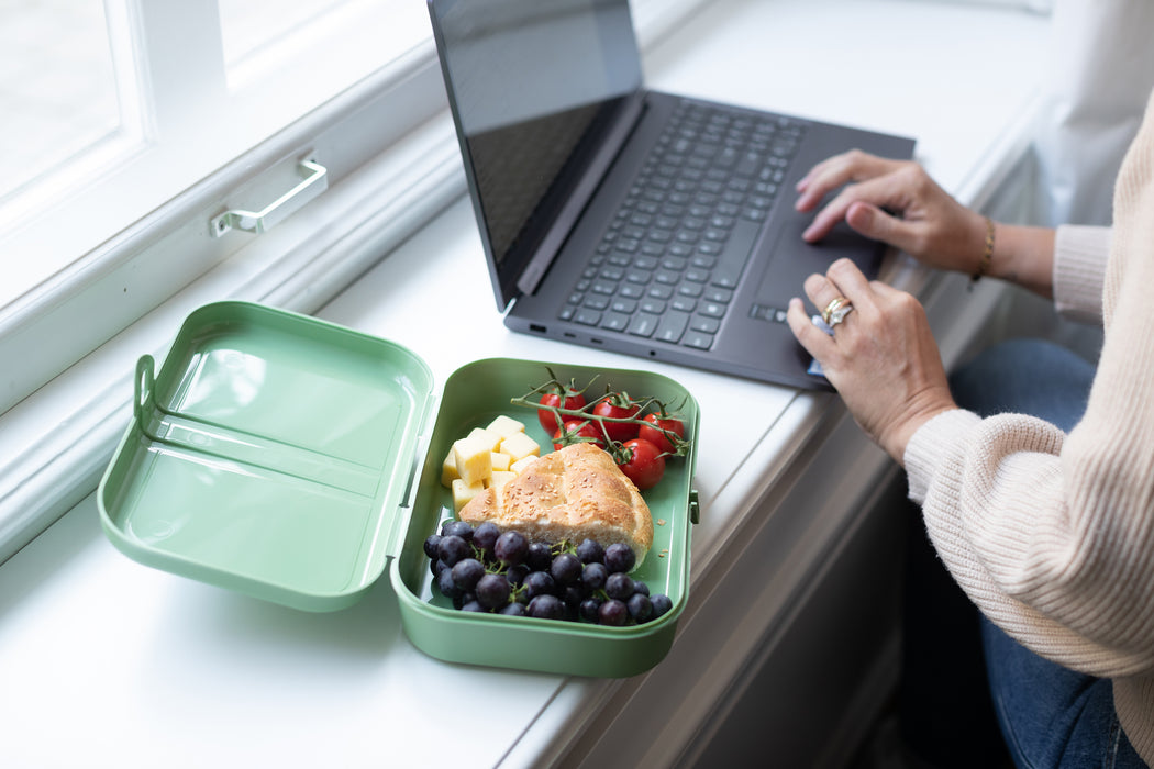 Koziol Pascal Large Lunch Box With Separator - Nature Leaf Green