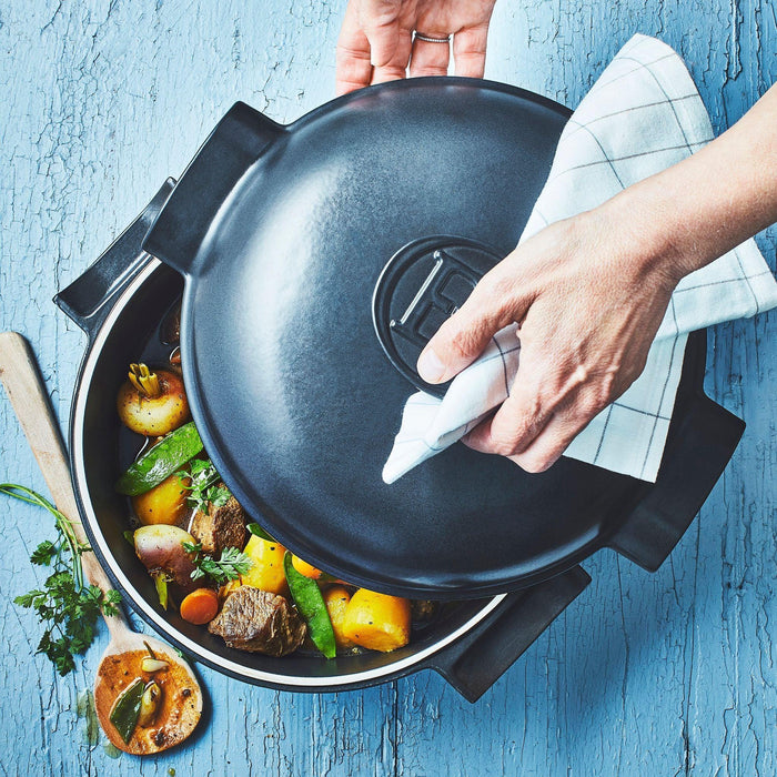 Emile Henry Delight Round Casserole Dish Slate 22.5cm 2l - HAUSwares