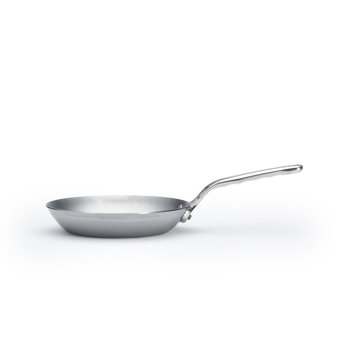 Debuyer Mineral B Pro Frying Pan Side view of the frying pan