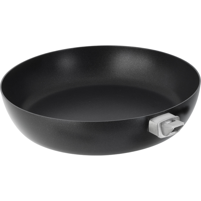SCANPAN Urban 28cm sauté pan with no detachable handle in use